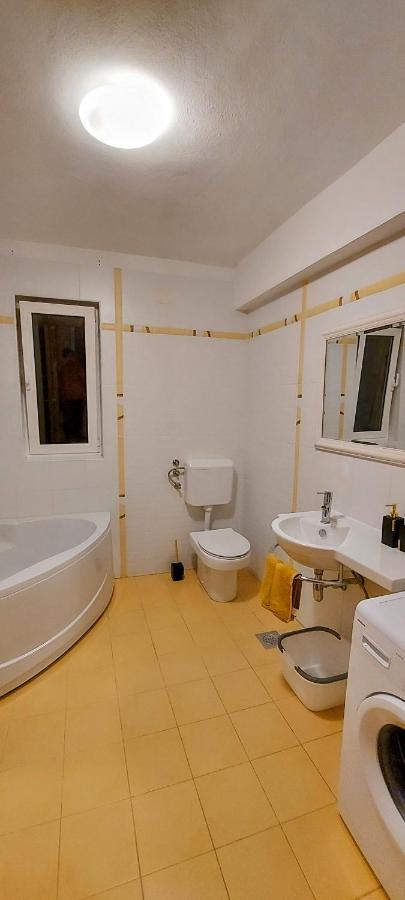 Tomic Apartma Biograd Na Moru