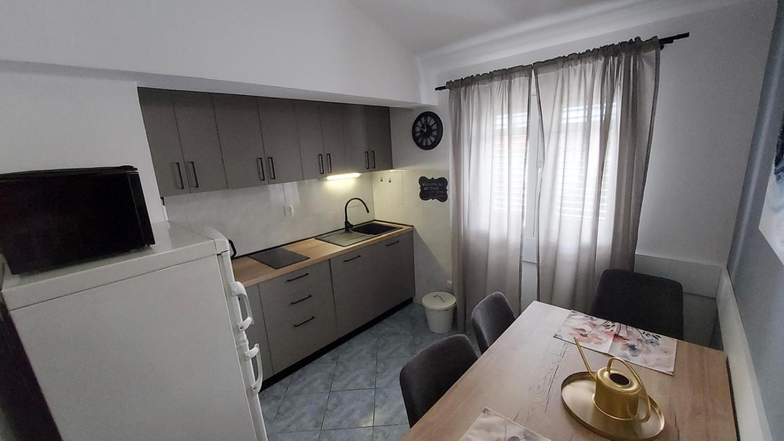 Tomic Apartma Biograd Na Moru