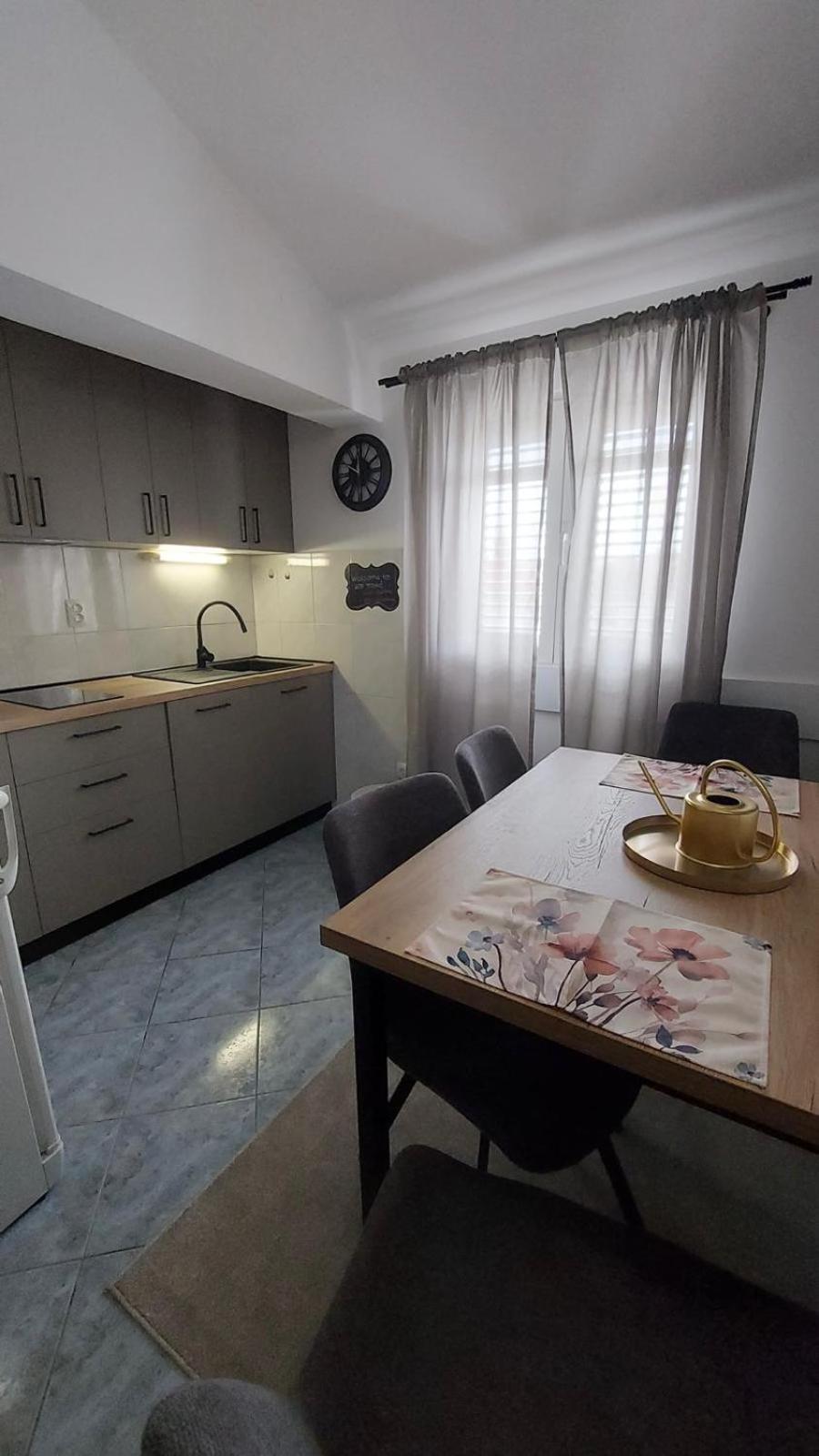Apartma Tomic